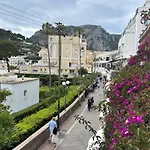 Luxury House In Villa Pompeiana Via Camerelle Con Terrazza Vista Mare