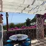 Luxury House In Villa Pompeiana Via Camerelle Con Terrazza Vista Mare